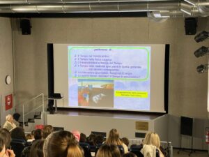 Scopri di più sull'articolo Conferenza: “Viaggio nel tempo della fisica”